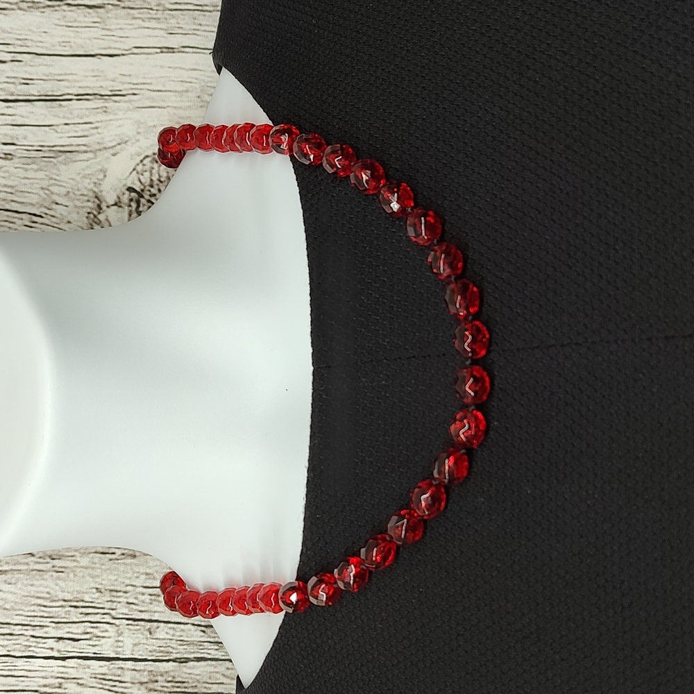 Pretty Red beaded necklace